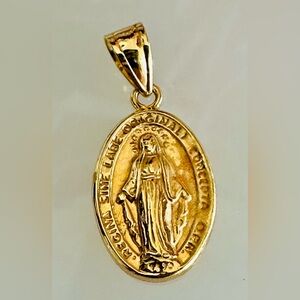 Religious (Mama Mary) Pendant. 💛 Real 18(18k) Karat Solid Gold Jewelry